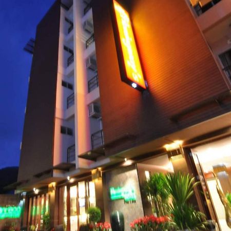Hemingway'S Hotel Patong Exterior foto