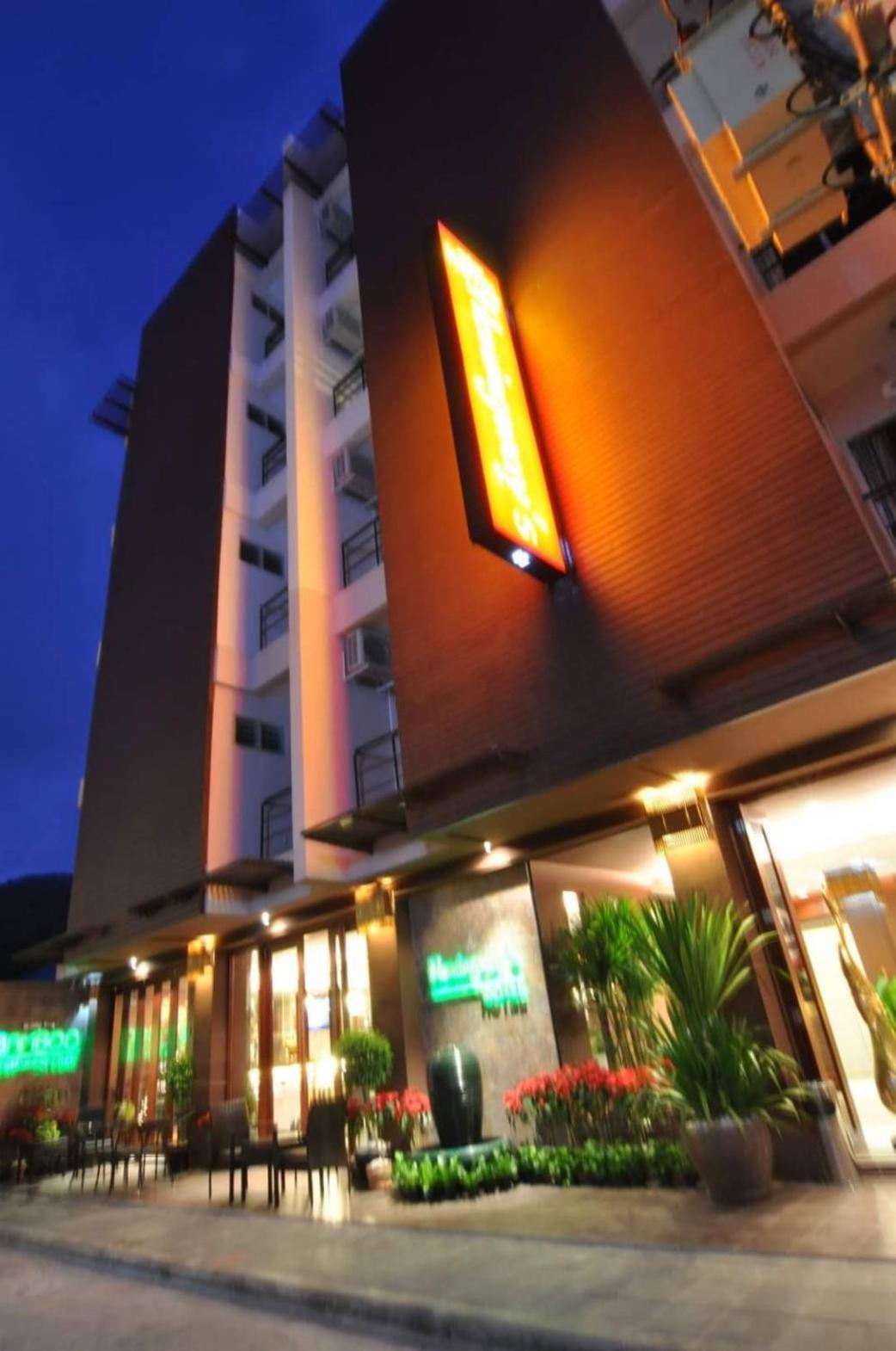 Hemingway'S Hotel Patong Exterior foto