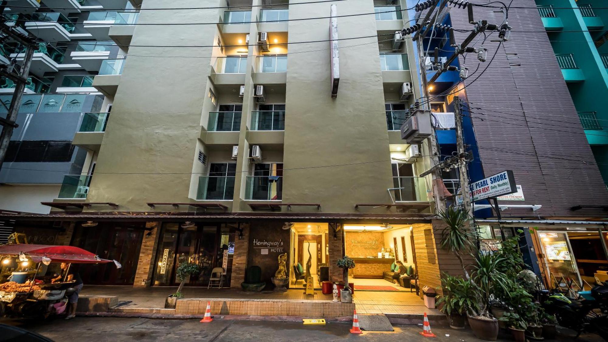 Hemingway'S Hotel Patong Exterior foto